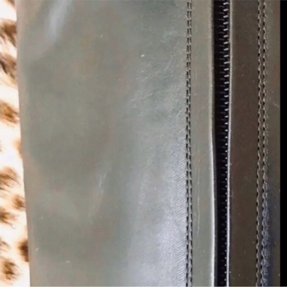 Authentic Chanel made in Italy Black Leather Pointed Toe Boots. Size 39. - Picture 6 of 9